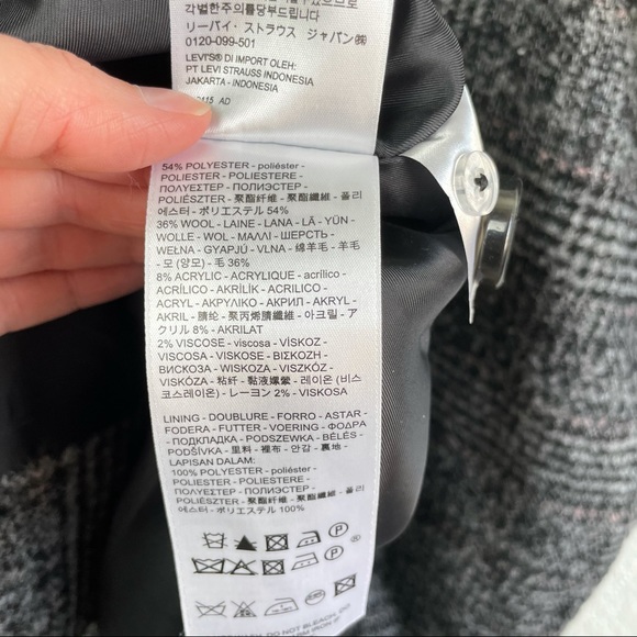 Sold. NWT Levi’s Wool Blend Cocoon Coat Size Small - Picture 6 of 14